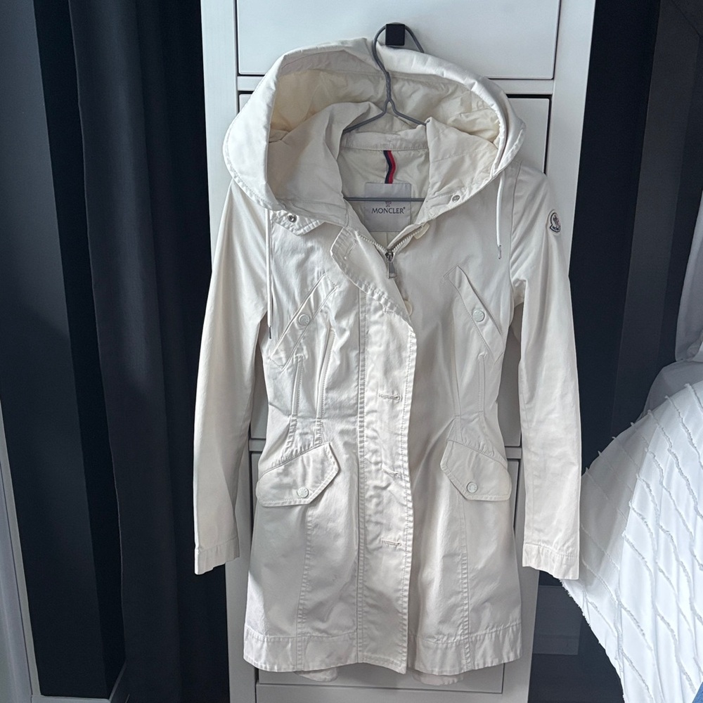 Moncler Women's Off-White trench Jacket